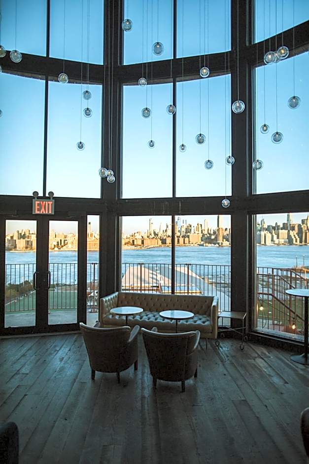 Arlo Williamsburg - Image 4